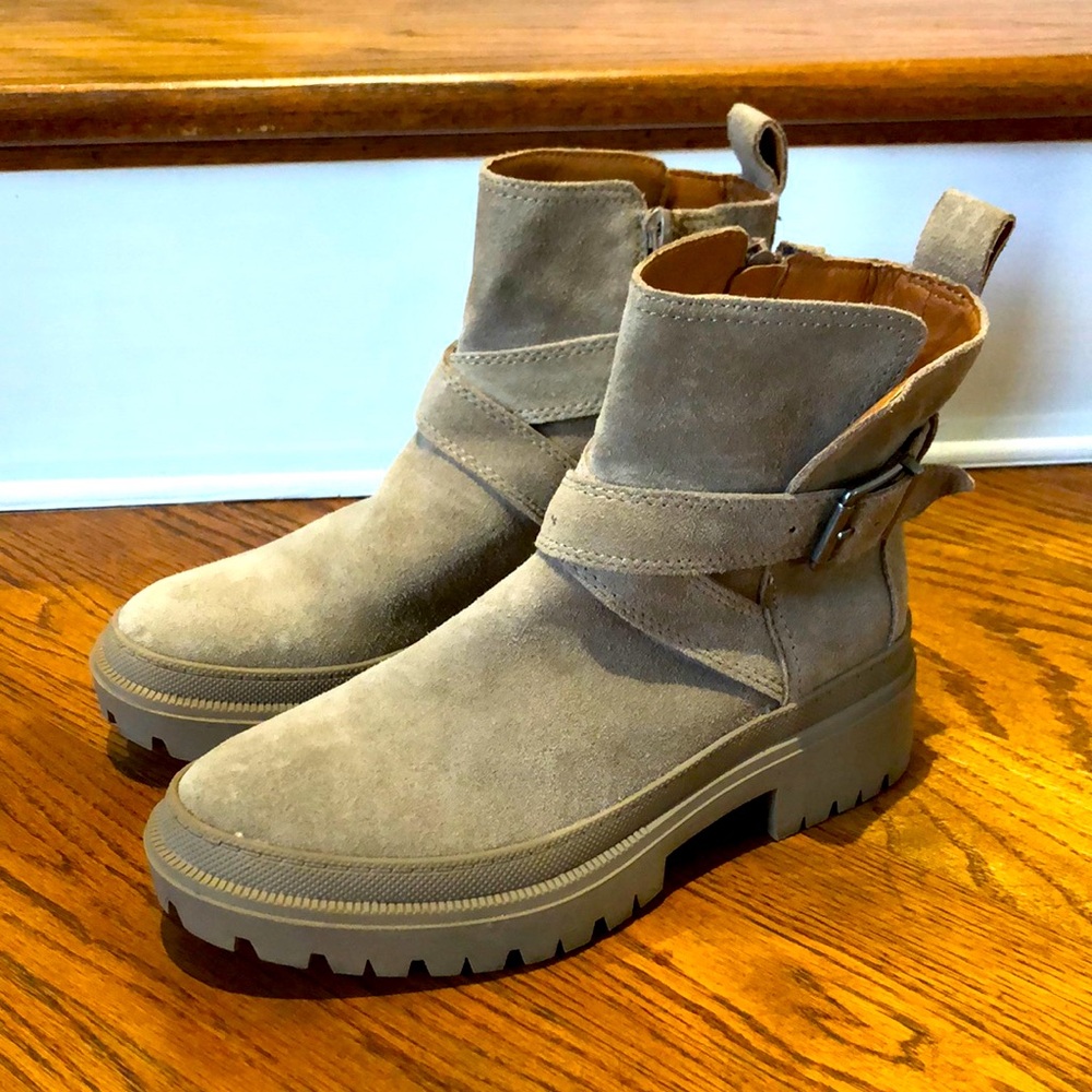 Lucky Brand Elyton Ankle Boots - Women’s Size 7.5 Suede Lug Sole Biker LIKE NEW